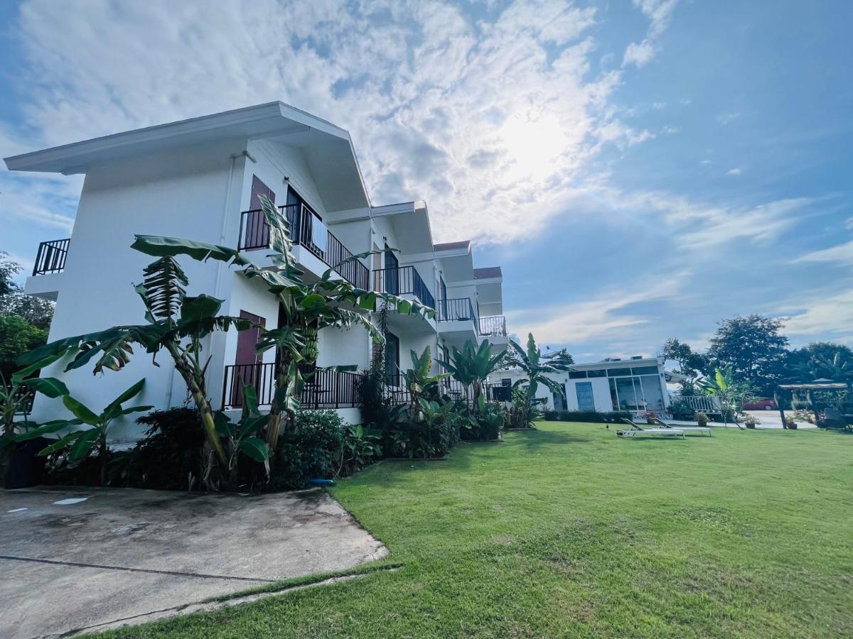 White Seaview Residence Klong Muang-stranda Eksteriør bilde